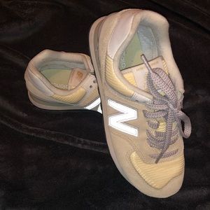 LIKE NEW New Balance Classic 574 size 7